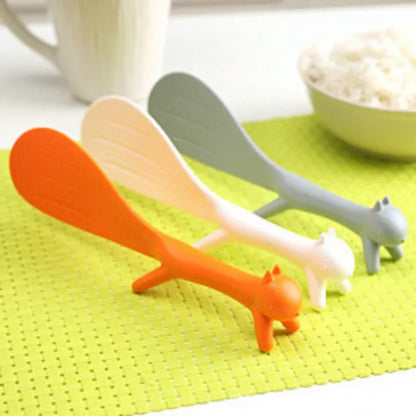 1pcs Korean Version Personalized Cute Creative Squirrel Stand Up Non Stick Table Squirrel Rice Spoon Random Color