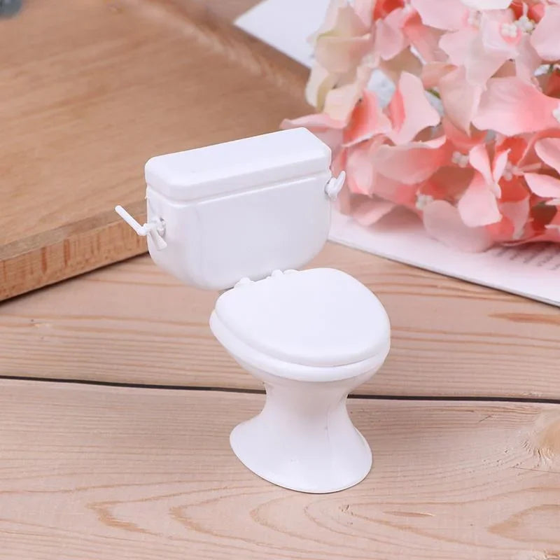 1pc Dollhouse Furniture Bathroom White Toilet Model Baby Pretend Toys Dolls Accessories Bathroom Scene Decoration Miniature Toy