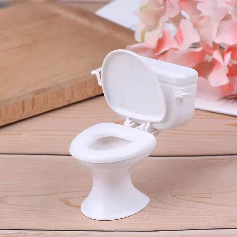 1pc Dollhouse Furniture Bathroom White Toilet Model Baby Pretend Toys Dolls Accessories Bathroom Scene Decoration Miniature Toy