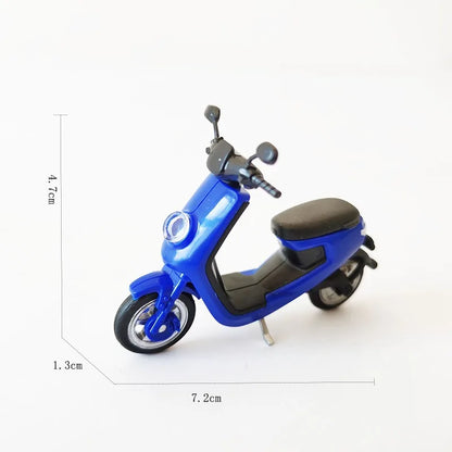 1pcs 4D 1/24 Mini Classic Electric Vehicle Plastic Assembled Model DIY Decorative Ornaments Motorcycle Model Toys for Child Gift