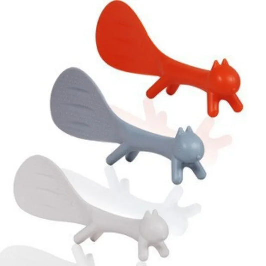 1pcs Korean Version Personalized Cute Creative Squirrel Stand Up Non Stick Table Squirrel Rice Spoon Random Color